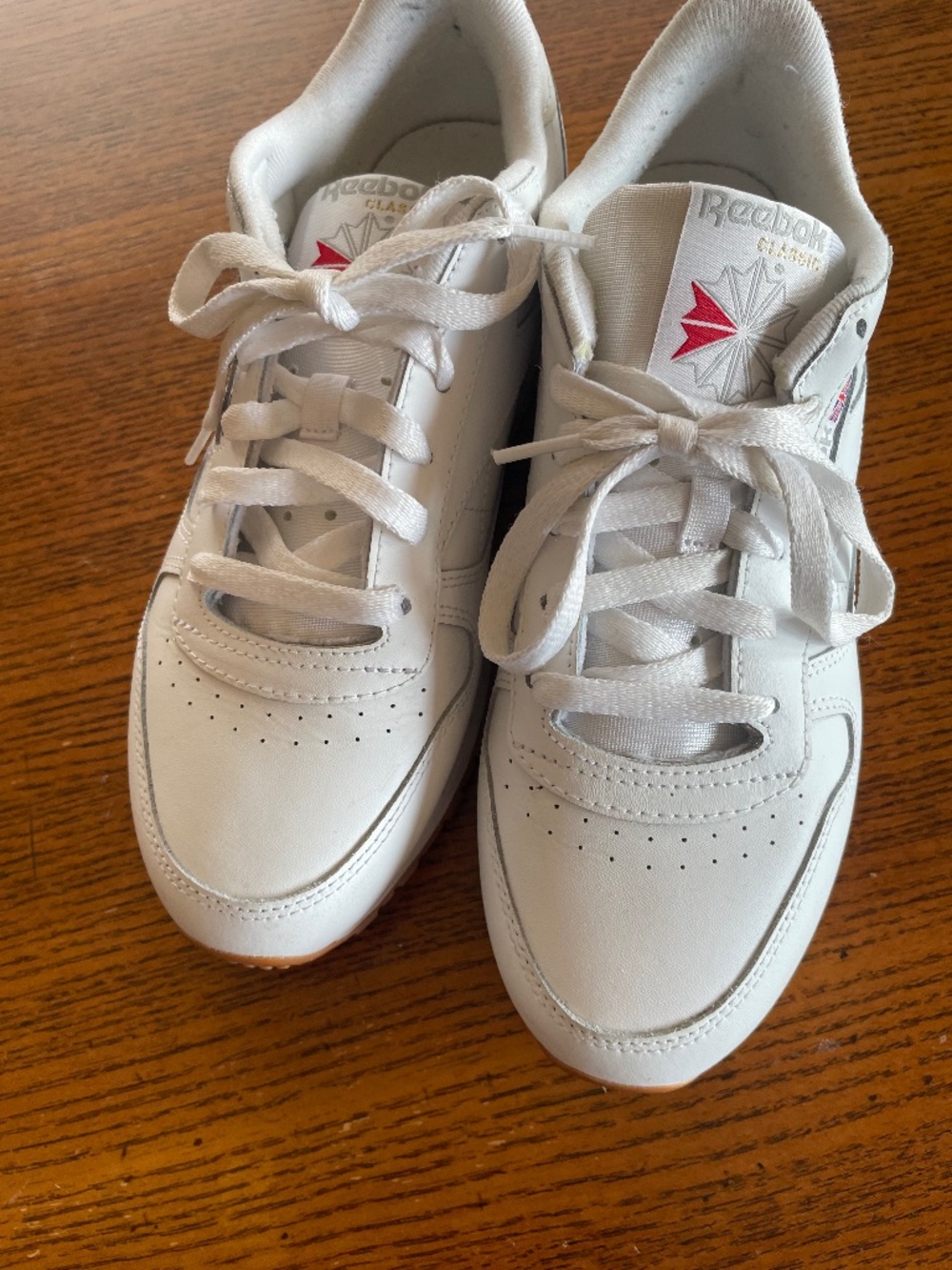 REEBOK white leather women’s sz 8